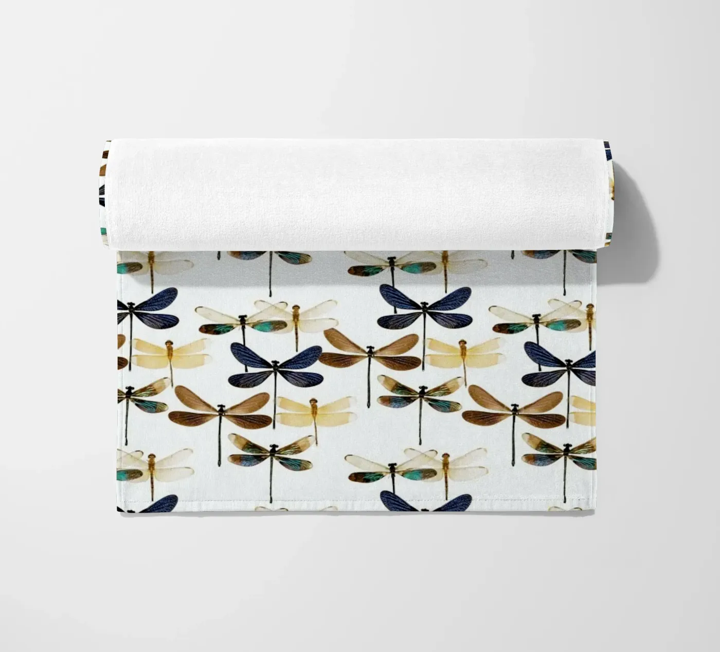Dragonflies telo mare da Curious Collections by Marielle Leenders
