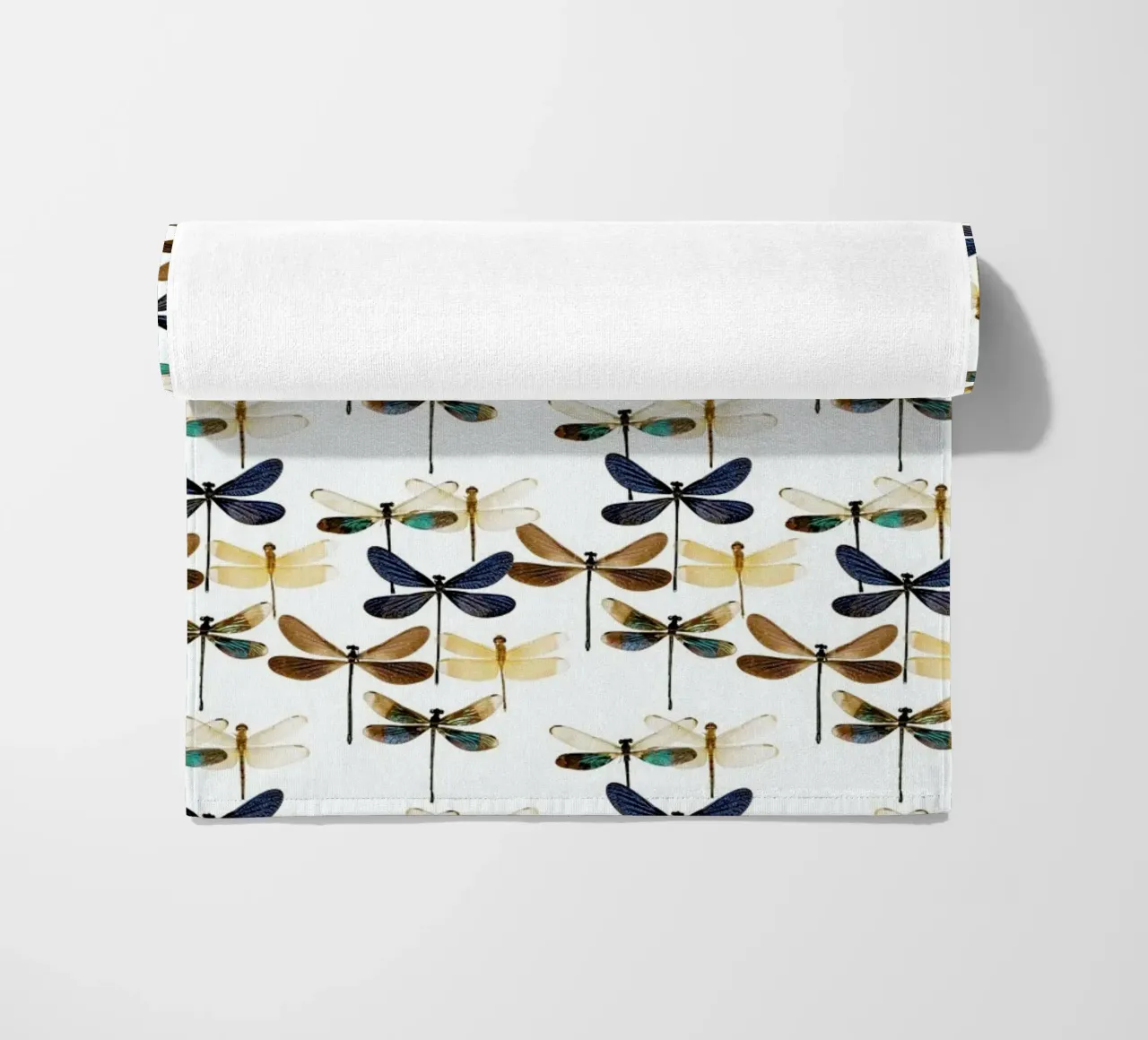 Dragonflies telo mare da Curious Collections by Marielle Leenders