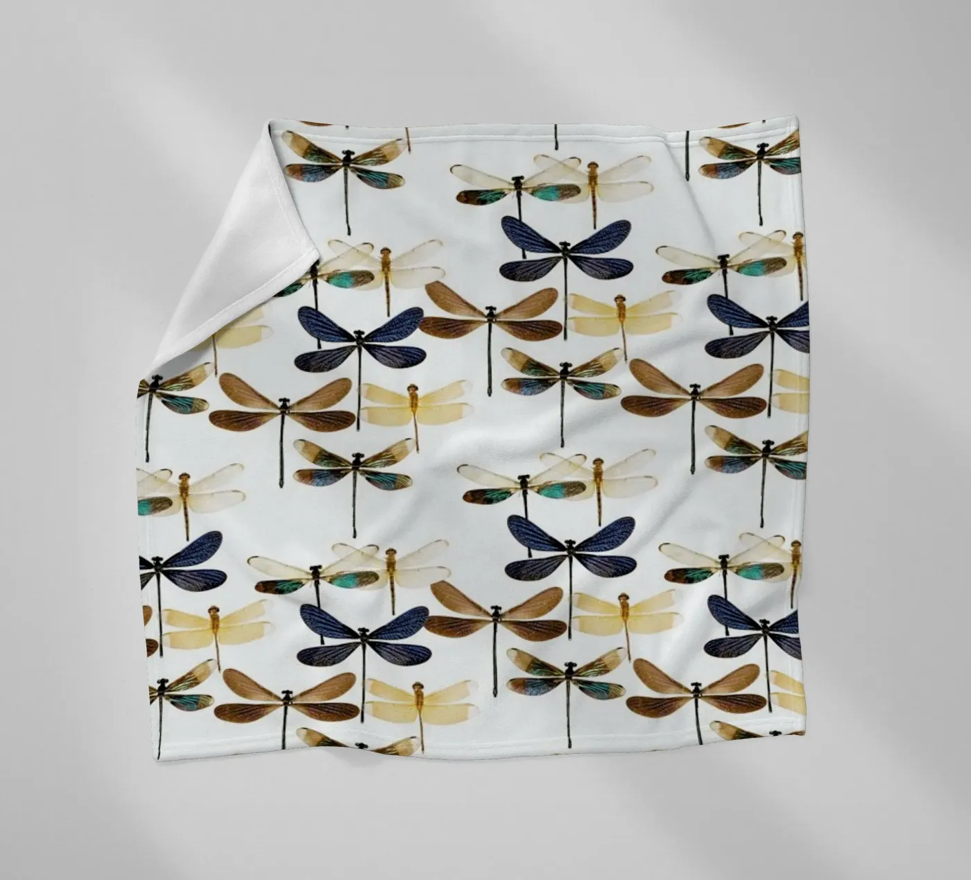 Dragonflies Fleecedecke von Curious Collections by Marielle Leenders