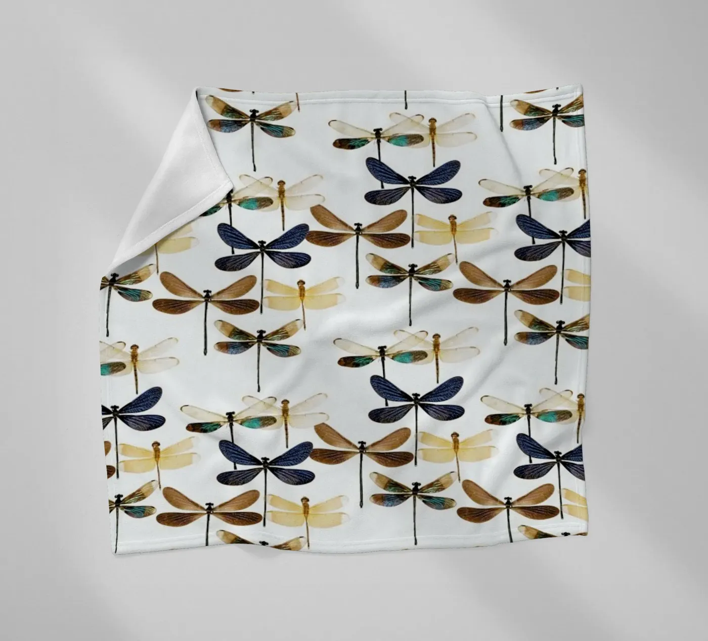 Dragonflies fleecedeken van Curious Collections by Marielle Leenders