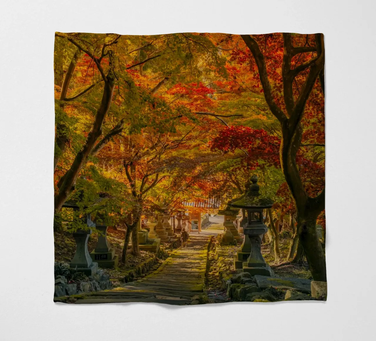 Santuario d'autunno a Nagano, Giappone coperta in pile da Marcel Bisig