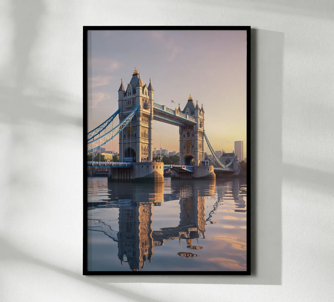 Reflections of Tower Bridge at Dusk poster da AlbertKlee