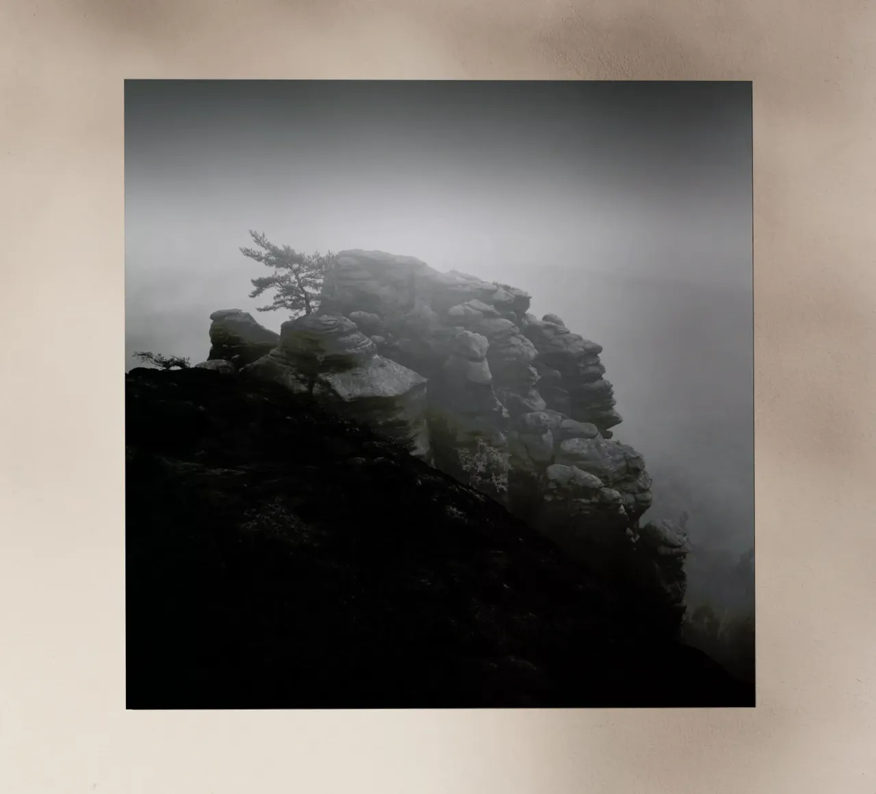 Monolith, Pfaffenstein pellicola backlit da Håggard Photography | Ronny Behnert