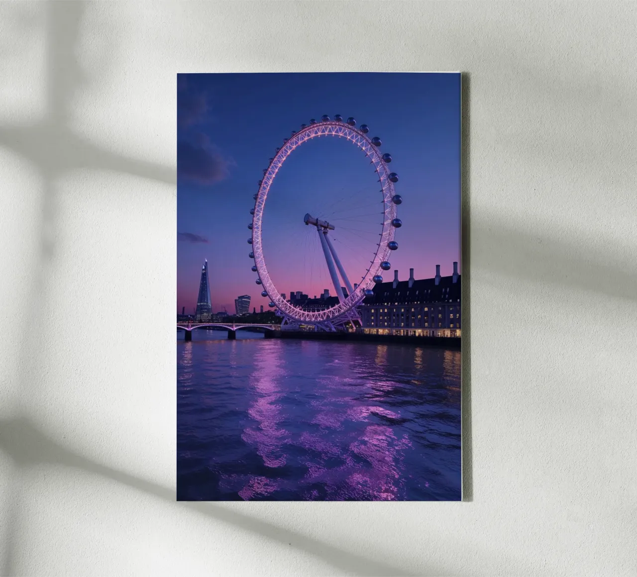 The London Eye and the Shard at Dusk tela con Cornice a cassetta da AlbertKlee