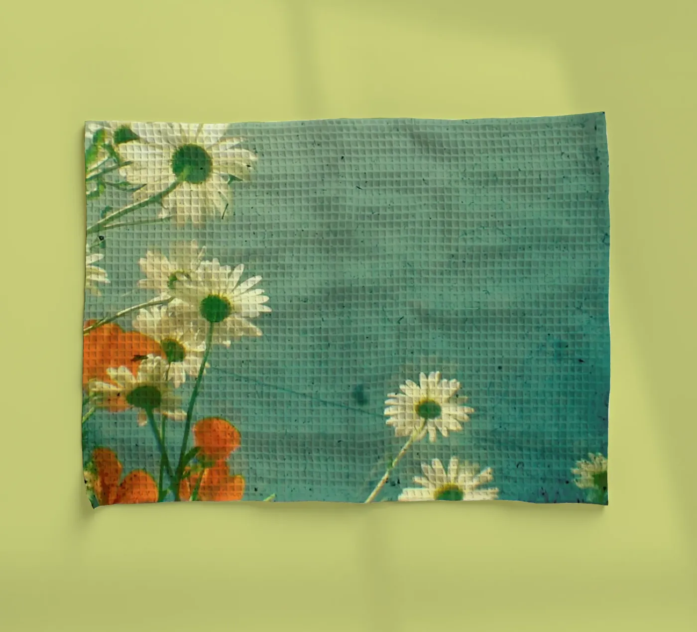 Daisy Geschirrtuch von Cassia Beck Photography