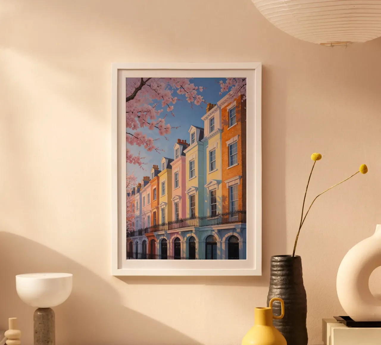 Pastel Paradise in Notting Hill poster con telaio in alluminio da AlbertKlee