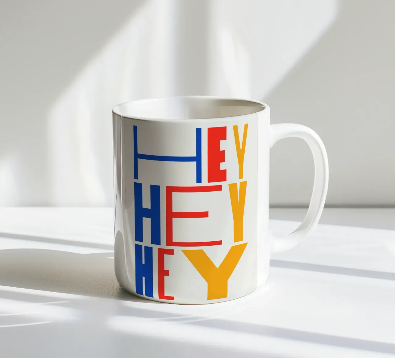 HEY tazza in ceramica da Mat Voyce