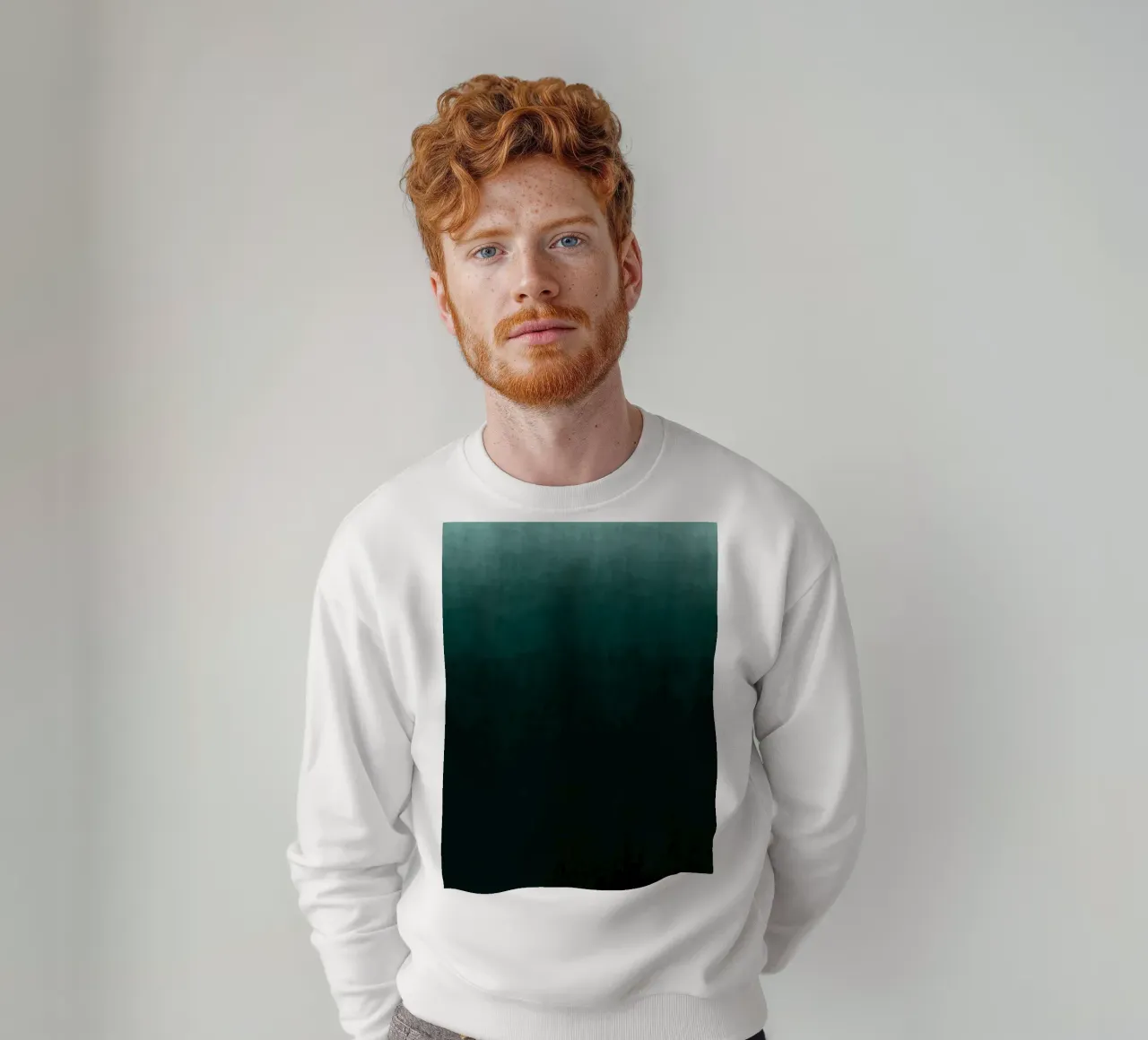 Deep Emerald Green Gradient Abstrakter Kunstdruck Sweatshirt von kookiepixel