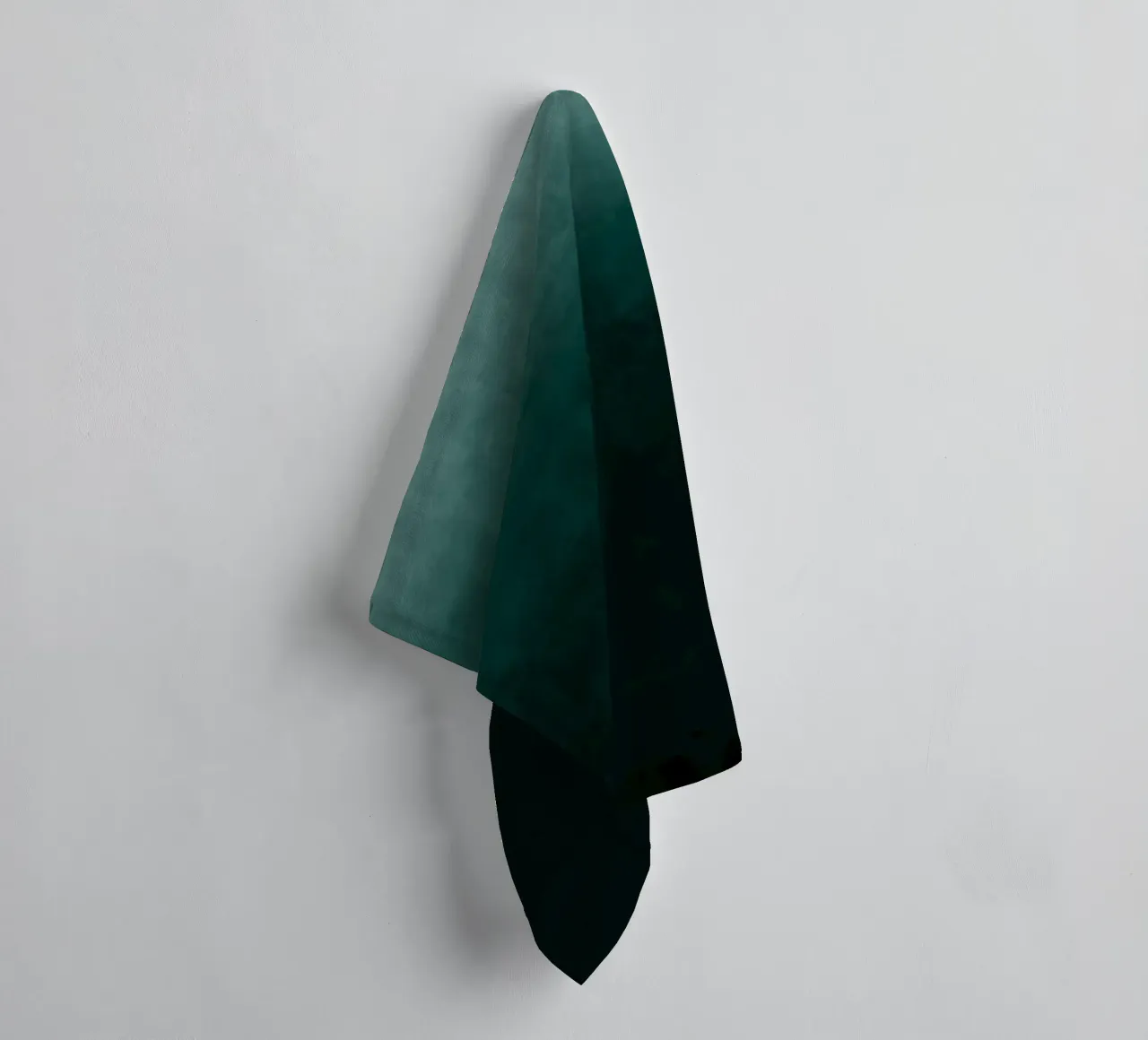 Impression d'art abstrait dégradé vert émeraude profond serviette de bain de kookiepixel