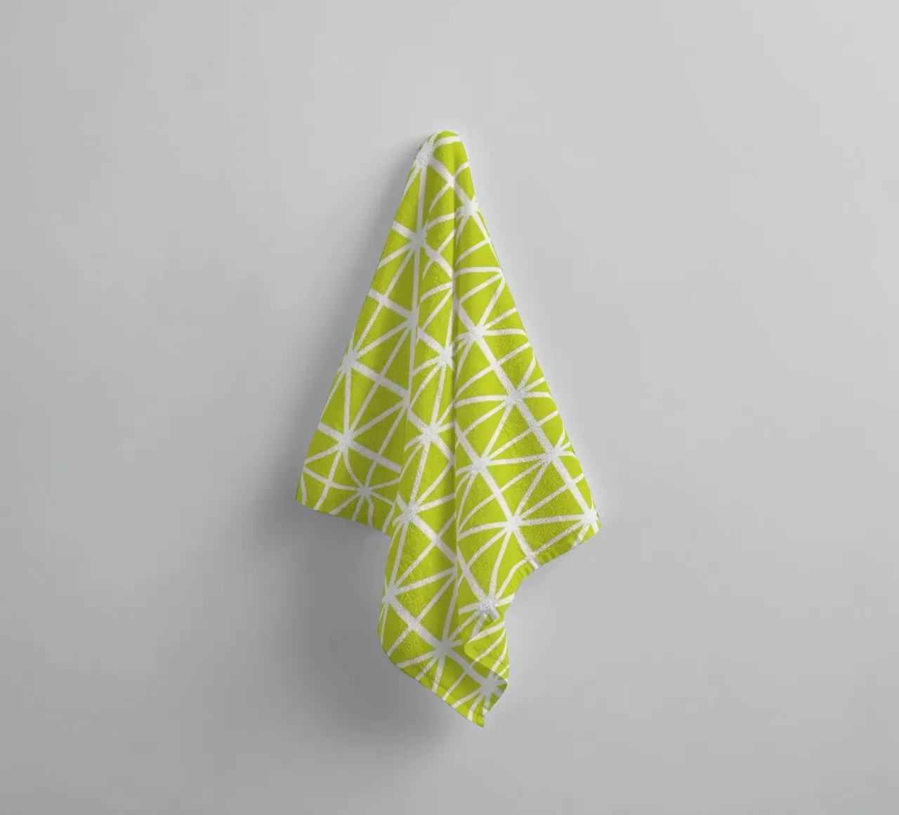 Citrus Grid - Geometrisches Muster in Limettengrün Handtuch von kookiepixel