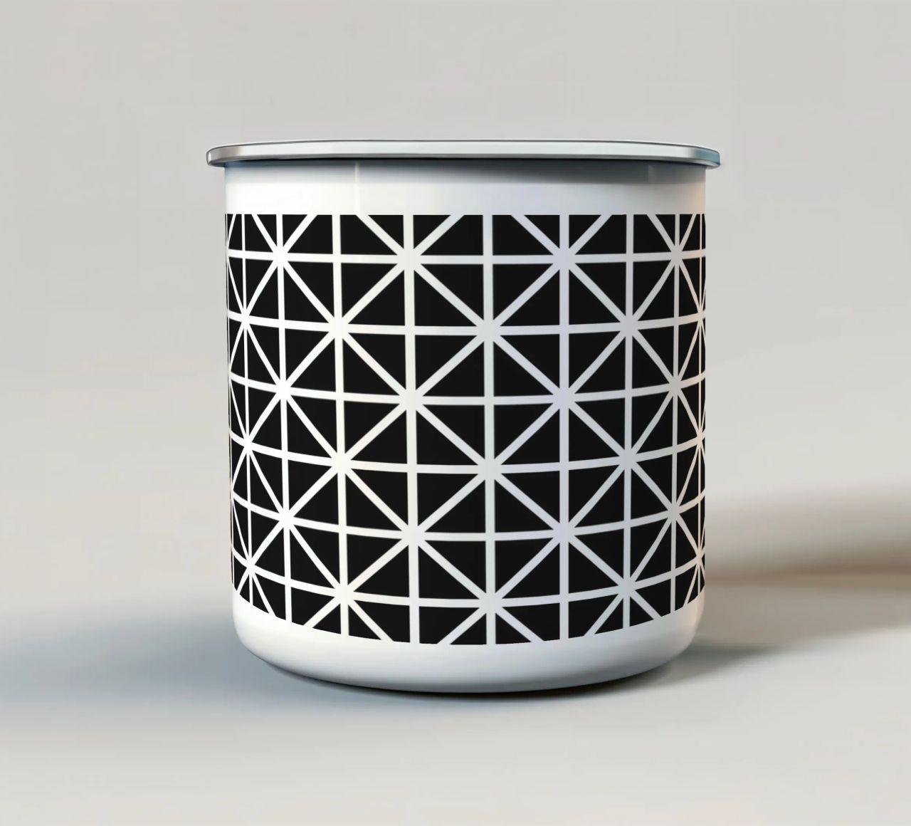 Pattern monocromatico a griglia - Design geometrico minimalista tazza in smalto da kookiepixel