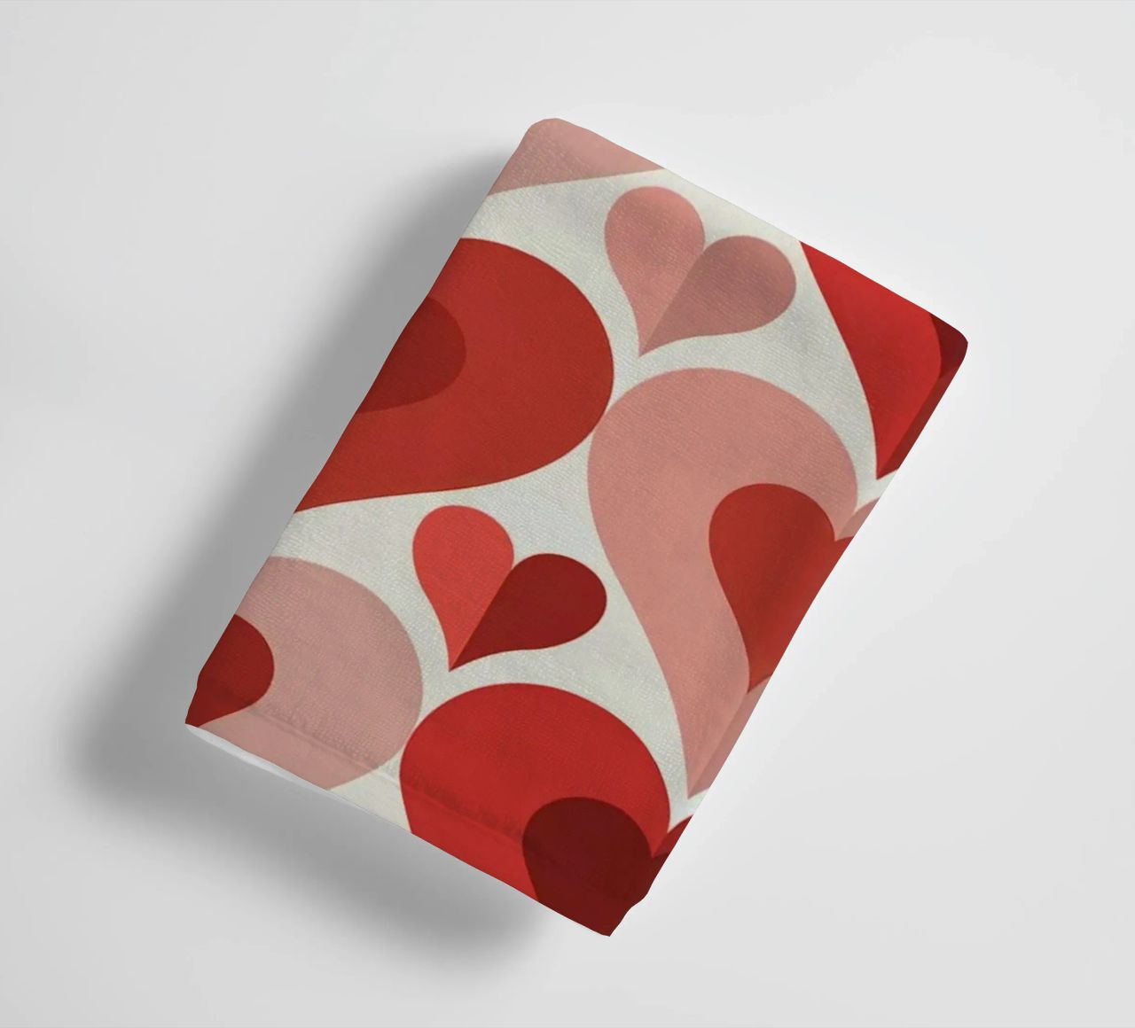 Ripetere il motivo del cuore asciugamano da bagno da Shark Printables