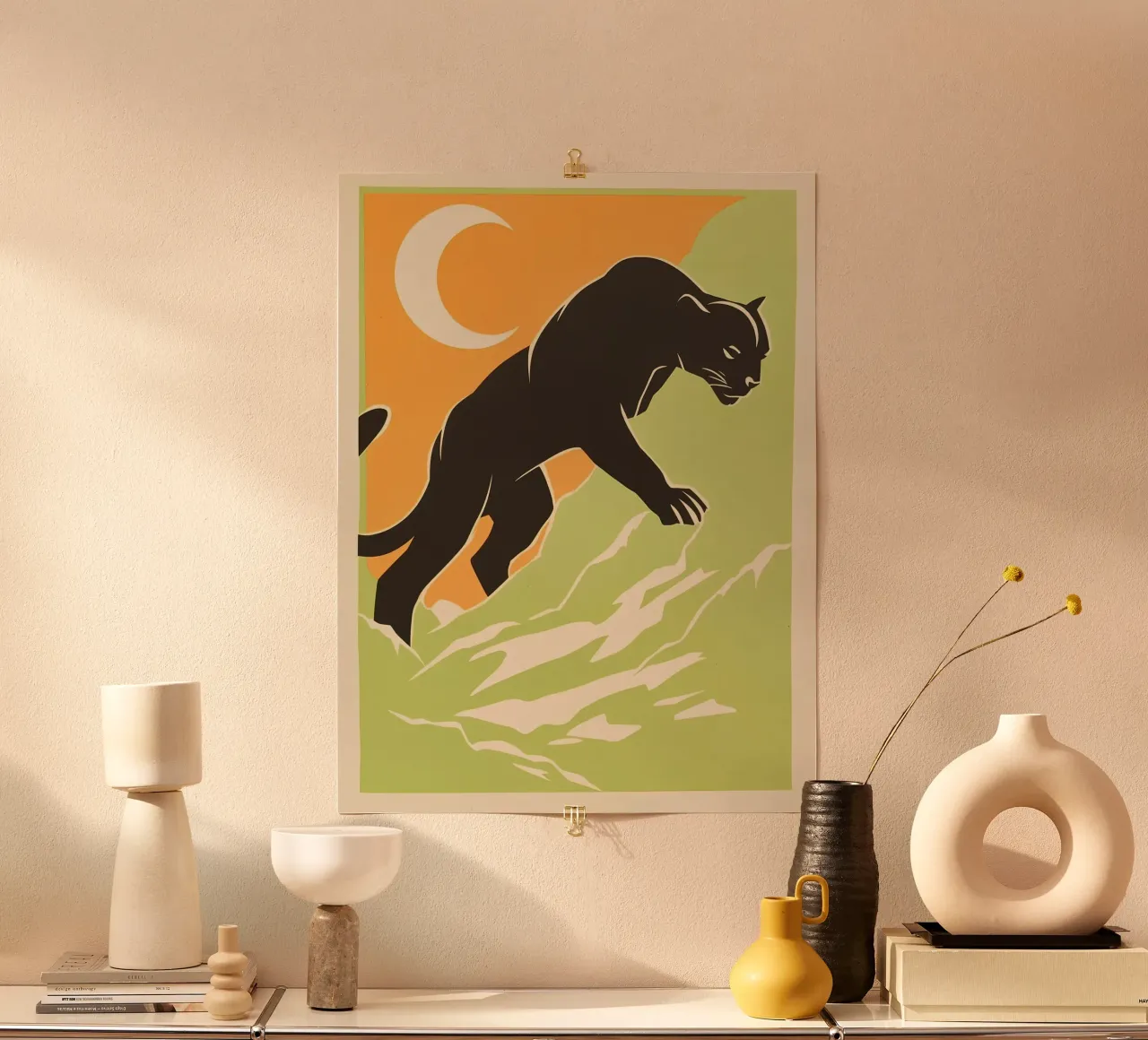 Pantera nera con mezzaluna arancione | Serigrafia poster con telaio in plastica da Autofocus