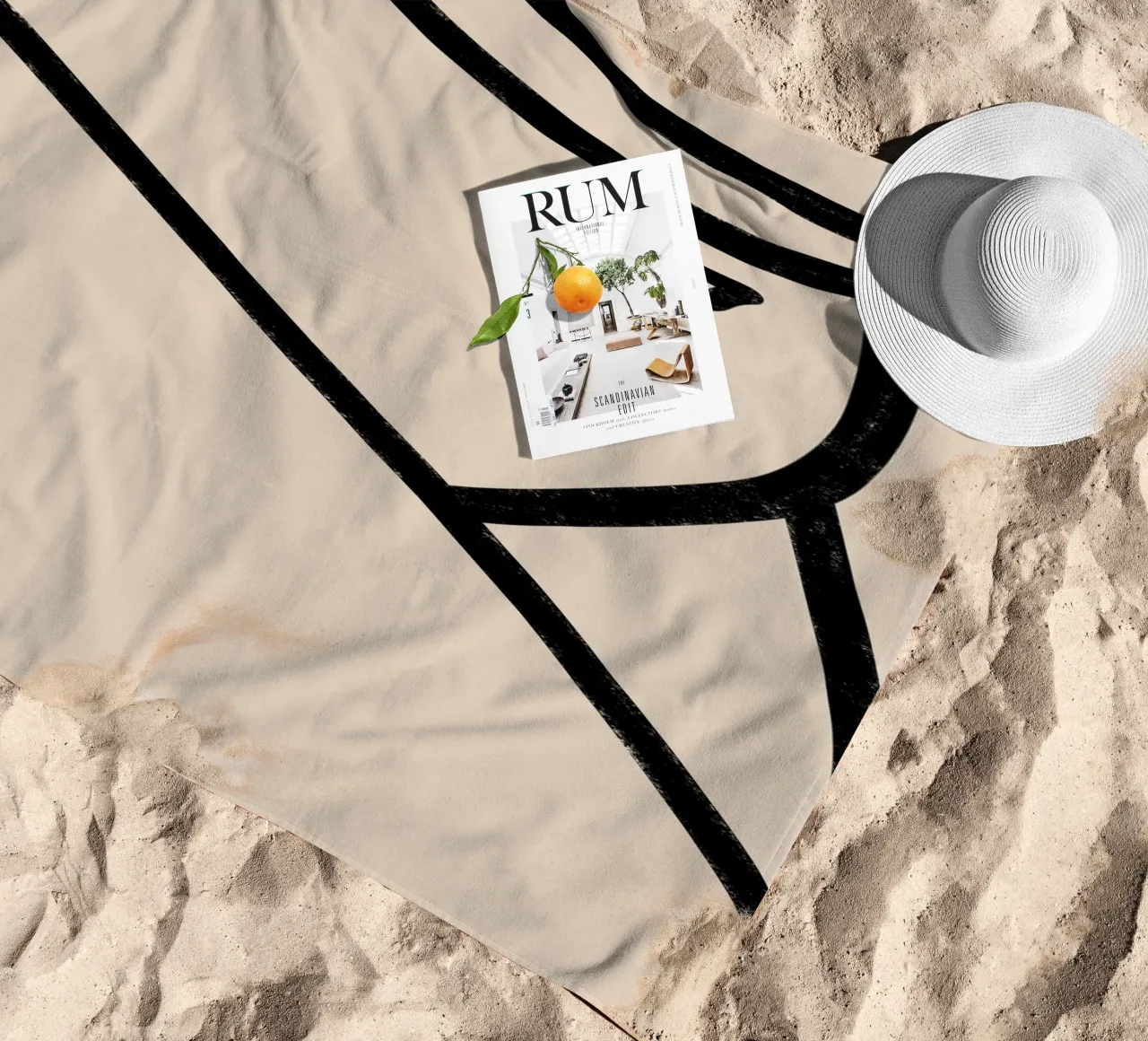 Primo piano astratto di un nudo 03 - Line Art minimalista telo mare da kookiepixel