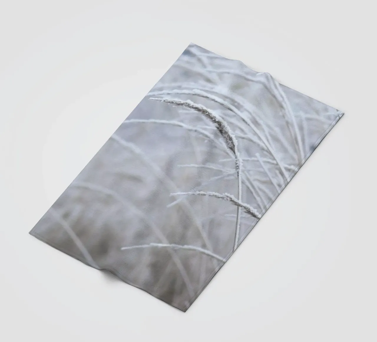 White & Calm coperta in pile da Studio Nahili