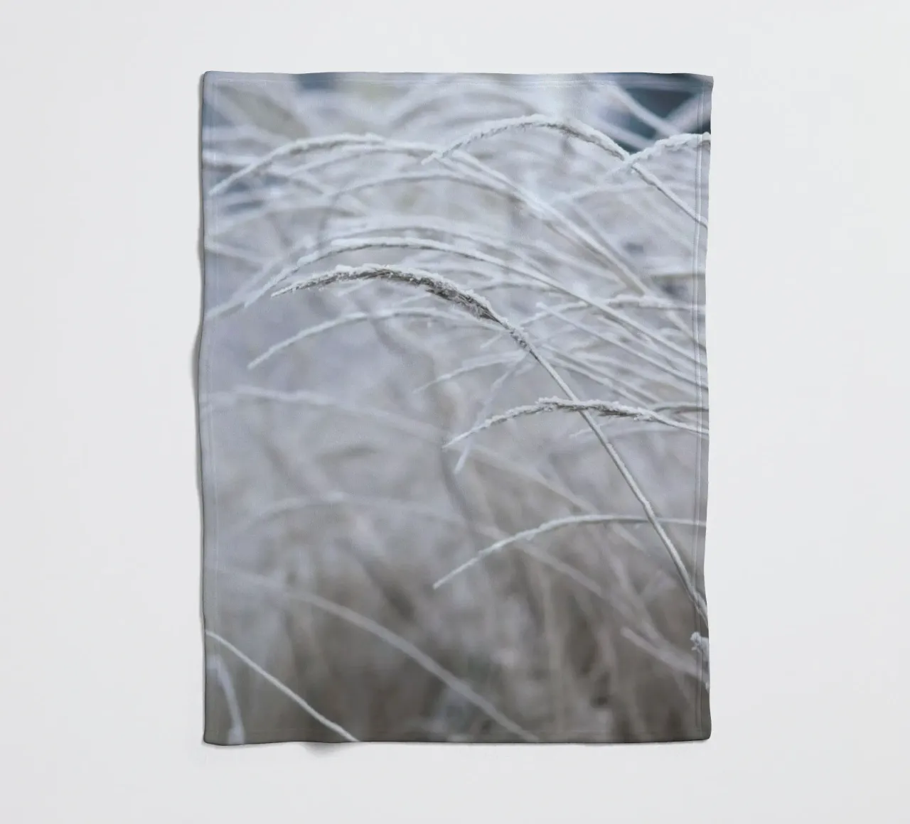 White & Calm coperta in pile da Studio Nahili