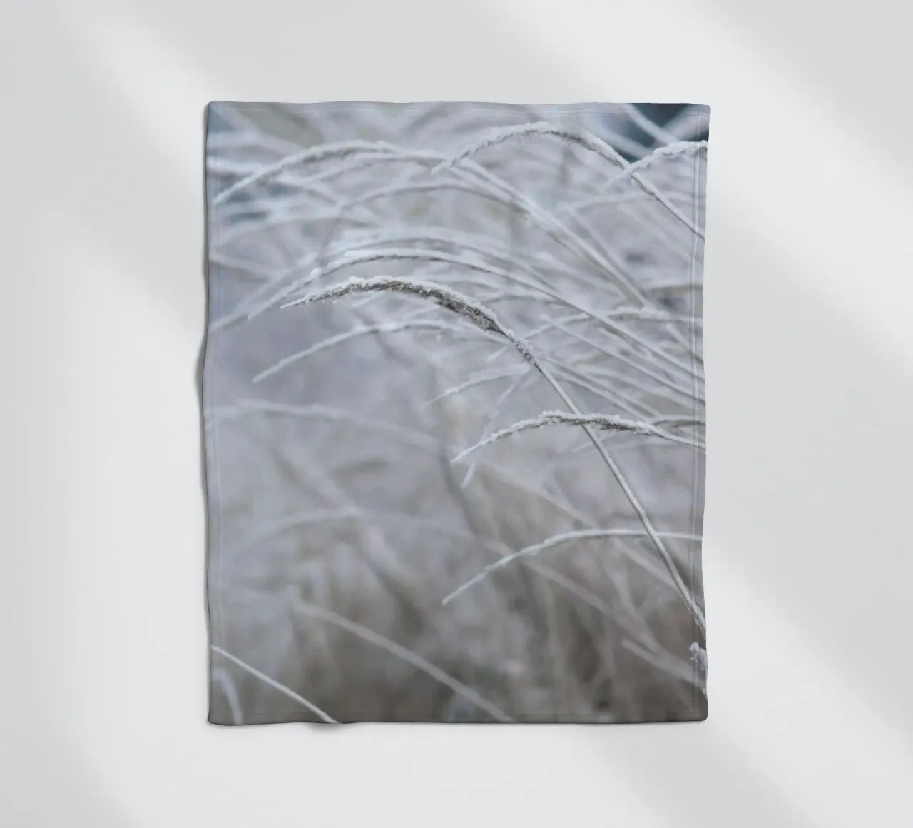White & Calm coperta in pile da Studio Nahili