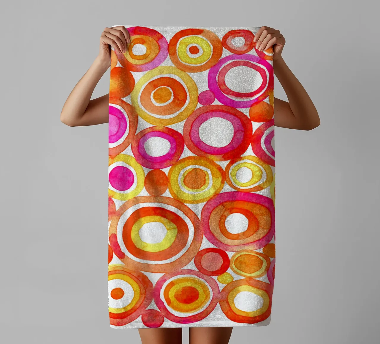Susan Black - Hot Circles towel by The Artcircle