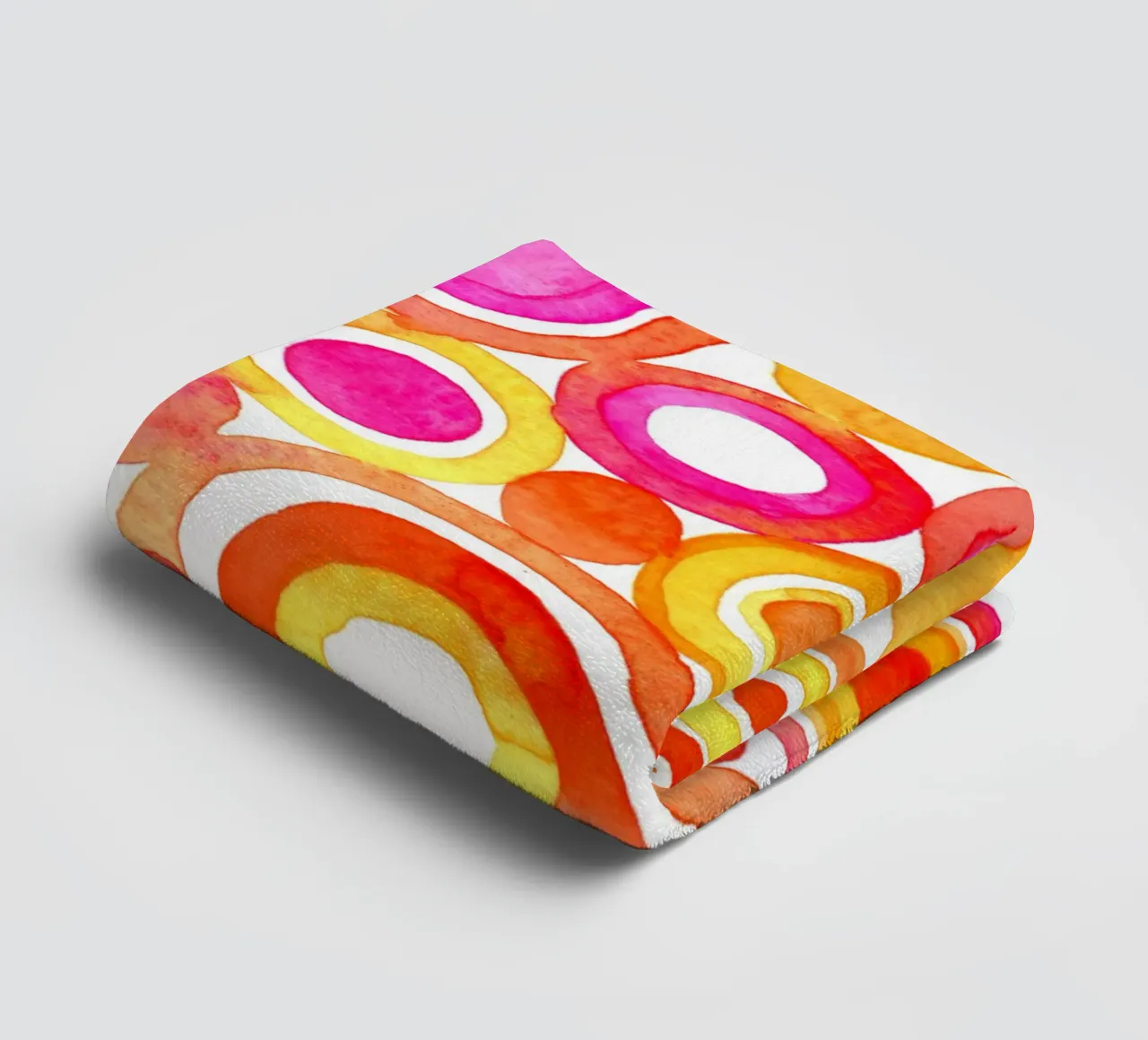 Susan Black - Hot Circles towel by The Artcircle