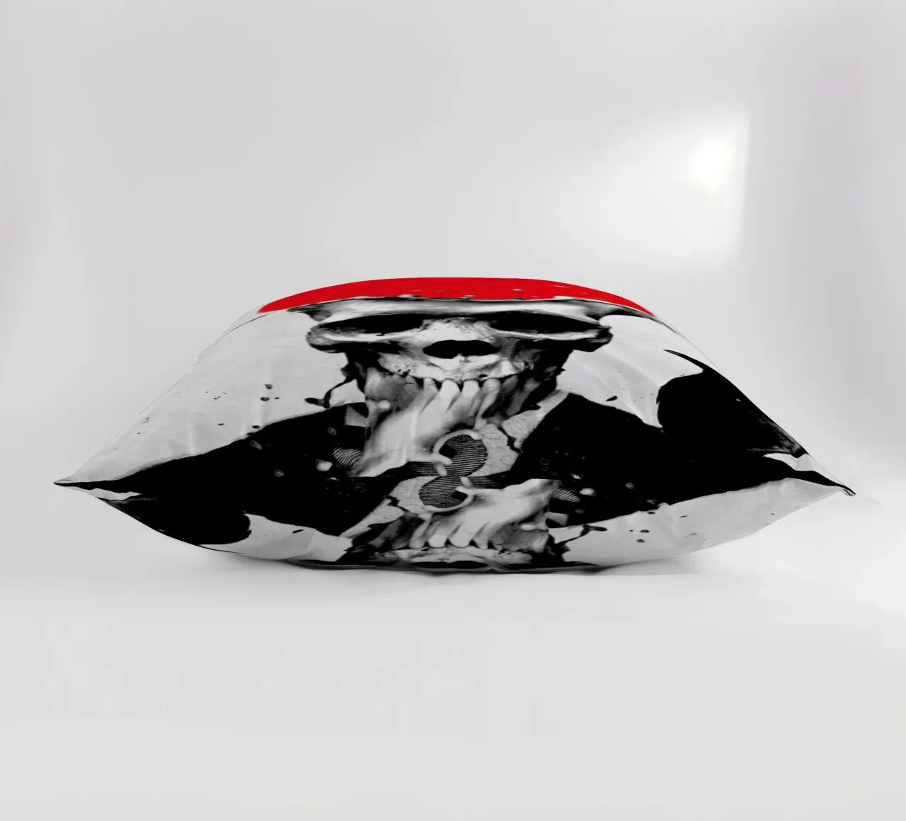 Splash Skull Kissen von Ali Gulec