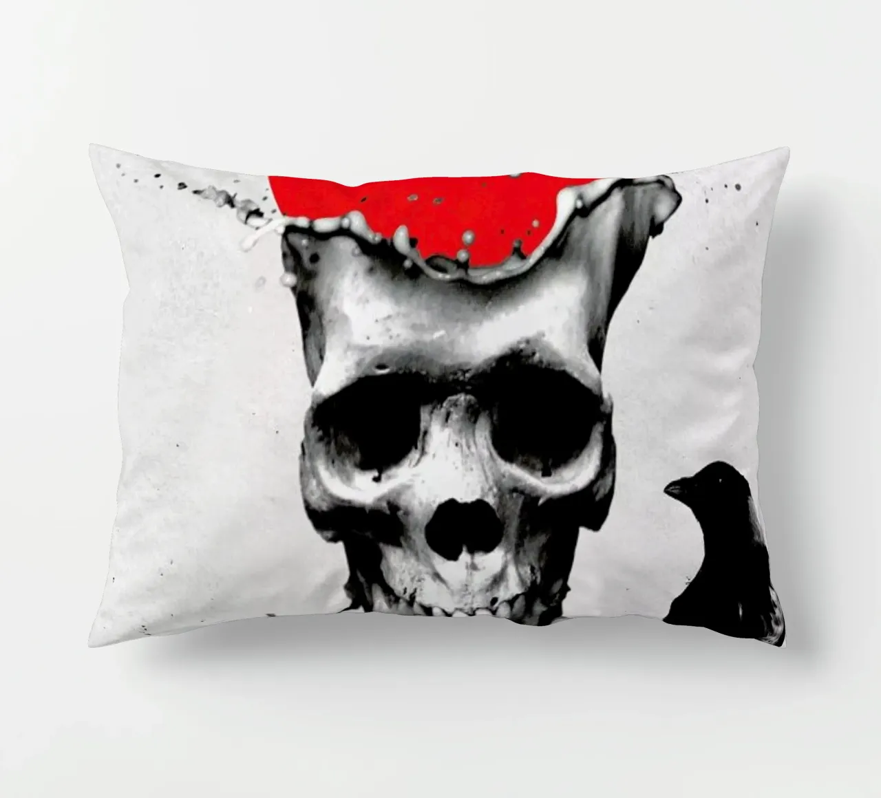 Splash Skull Kissen von Ali Gulec
