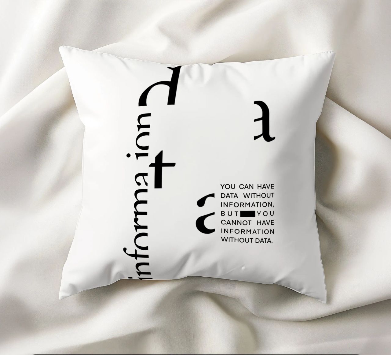 Data without information cuscino da LIMITED EDITION LETTERS