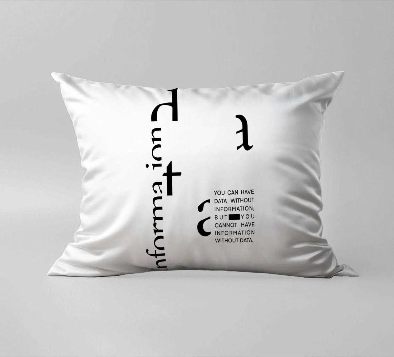 Data without information cuscino da LIMITED EDITION LETTERS