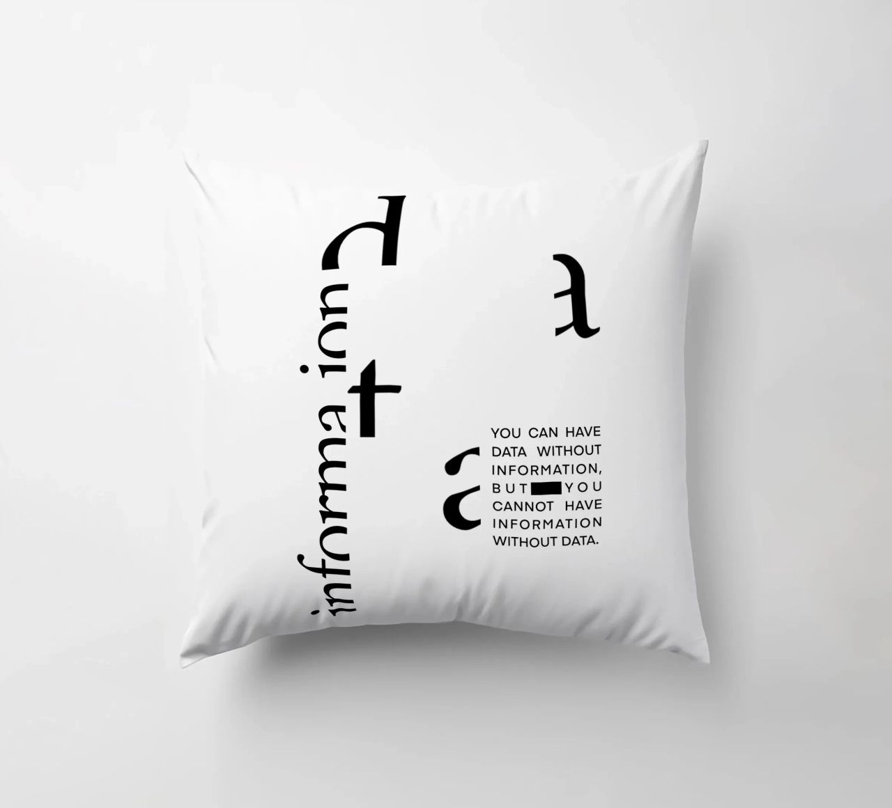 Data without information cuscino da LIMITED EDITION LETTERS