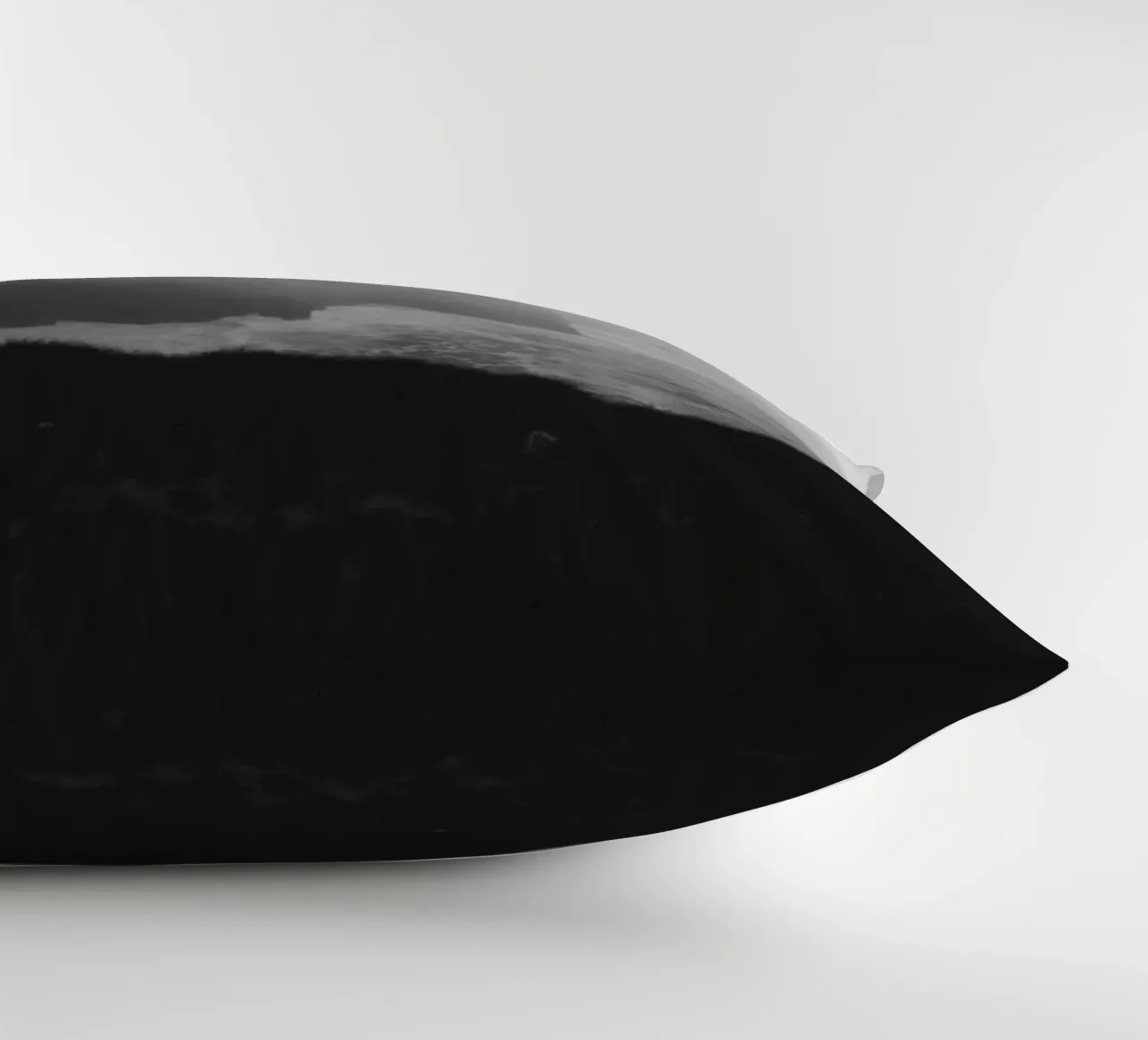 Cliffs of Moher, Irland, schwarz weiß am Abend, Querformat cuscino da Stina Freytag