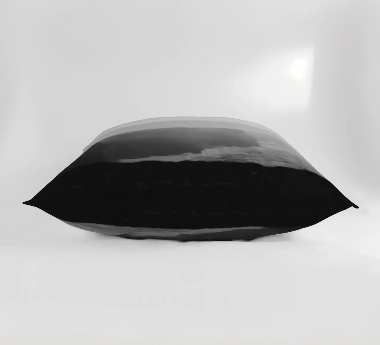 Cliffs of Moher, Irland, schwarz weiß am Abend, Querformat cuscino da Stina Freytag