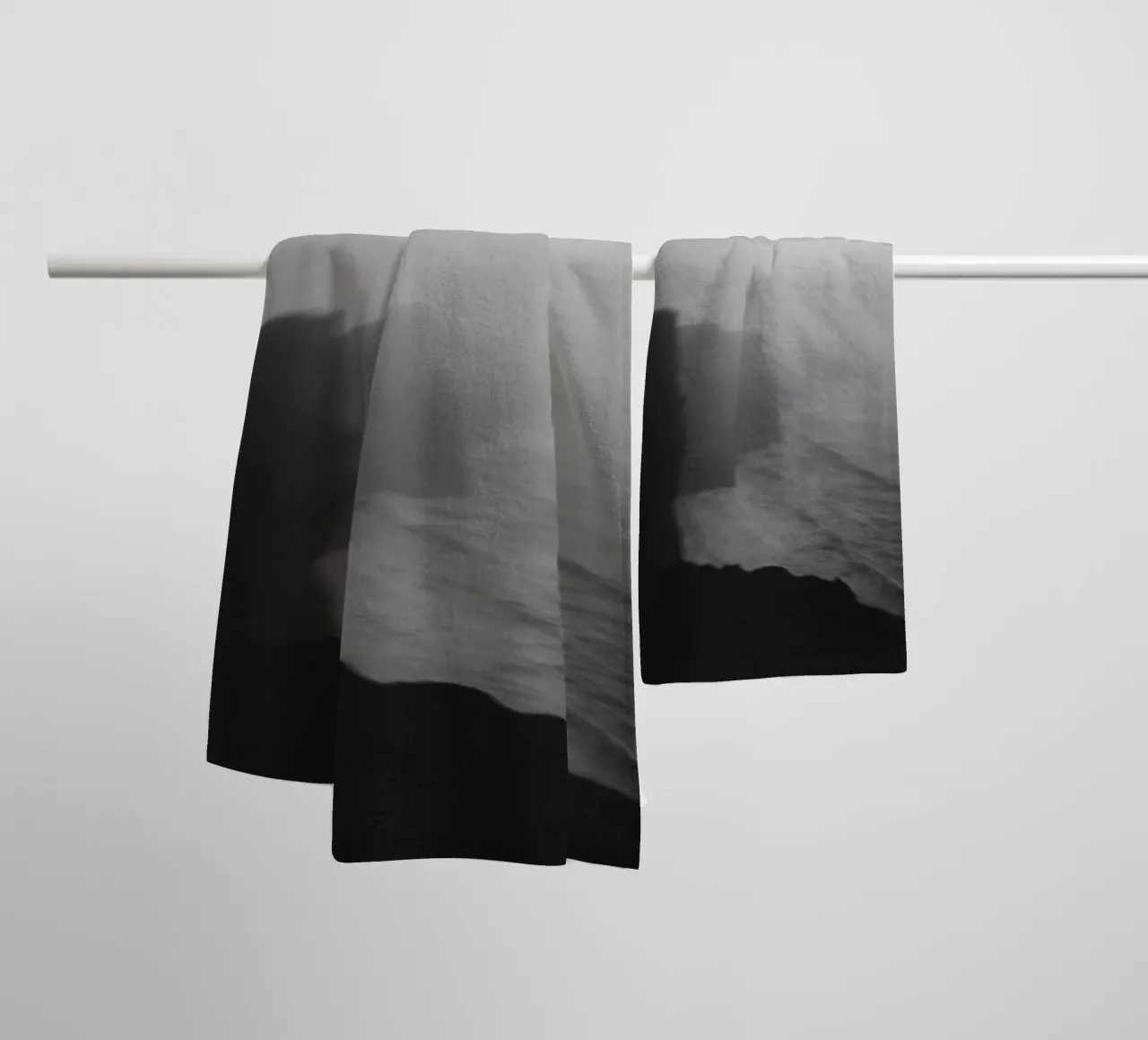 Cliffs of Moher, Irland, schwarz weiß am Abend, Hochformat asciugamano da bagno da Stina Freytag