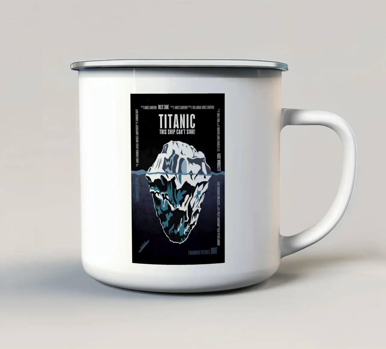Titanic taza de esmalte de Aycan Elijah Yilmaz
