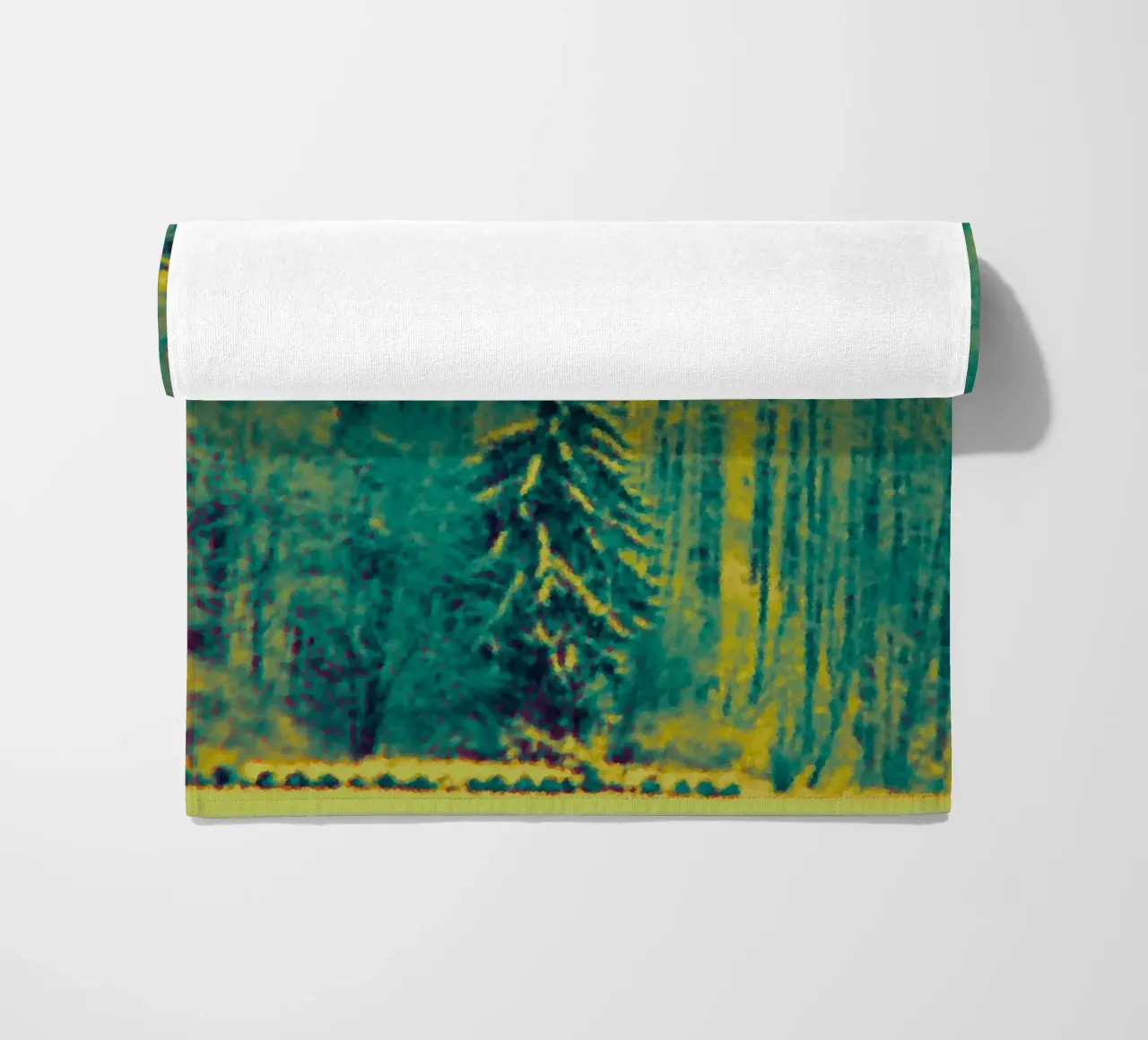 Alberi innevati nella foresta telo mare da Something for you