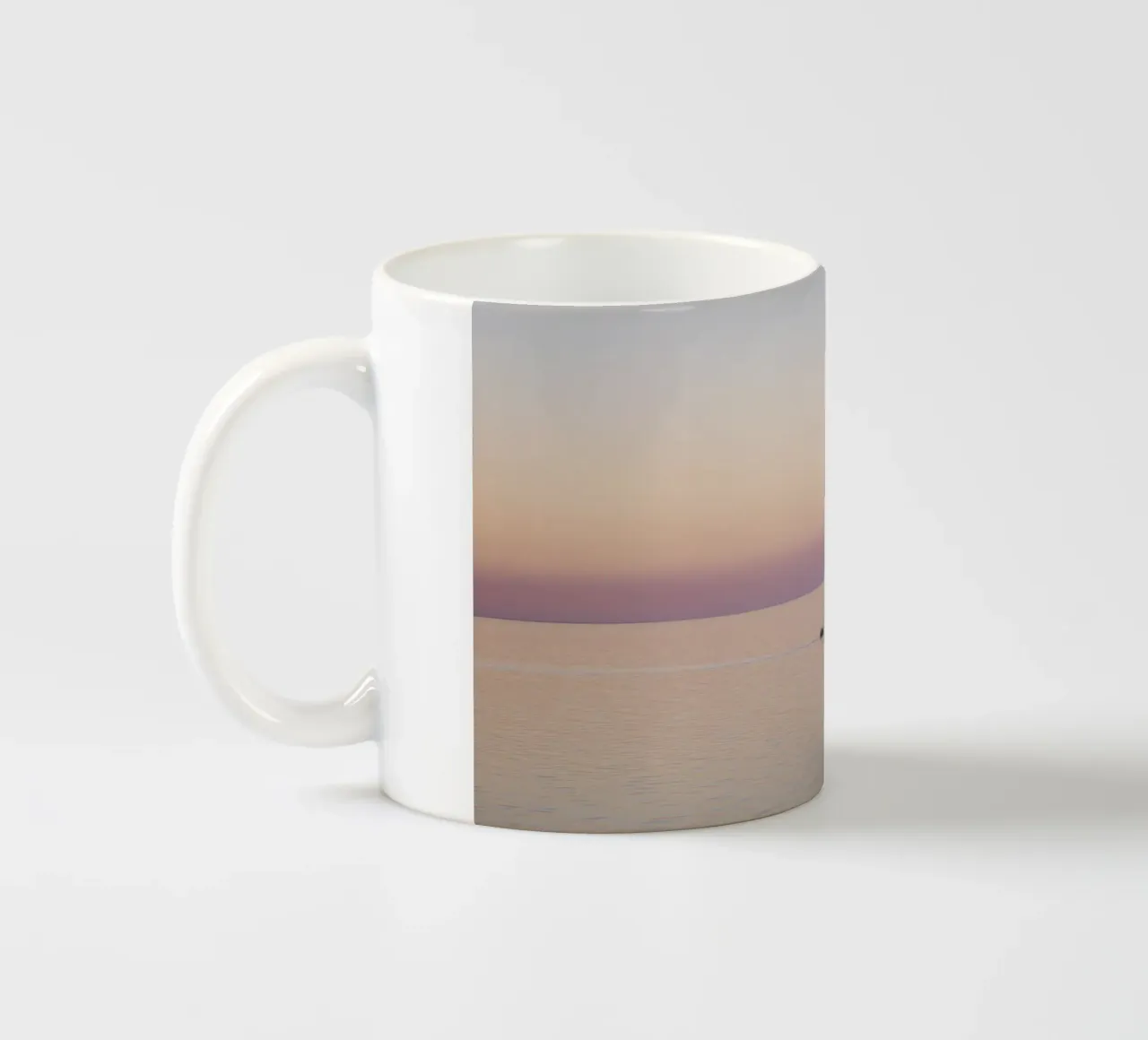 Boot im rosafarbenen Sonnenuntergang tazza in ceramica da Stina Freytag