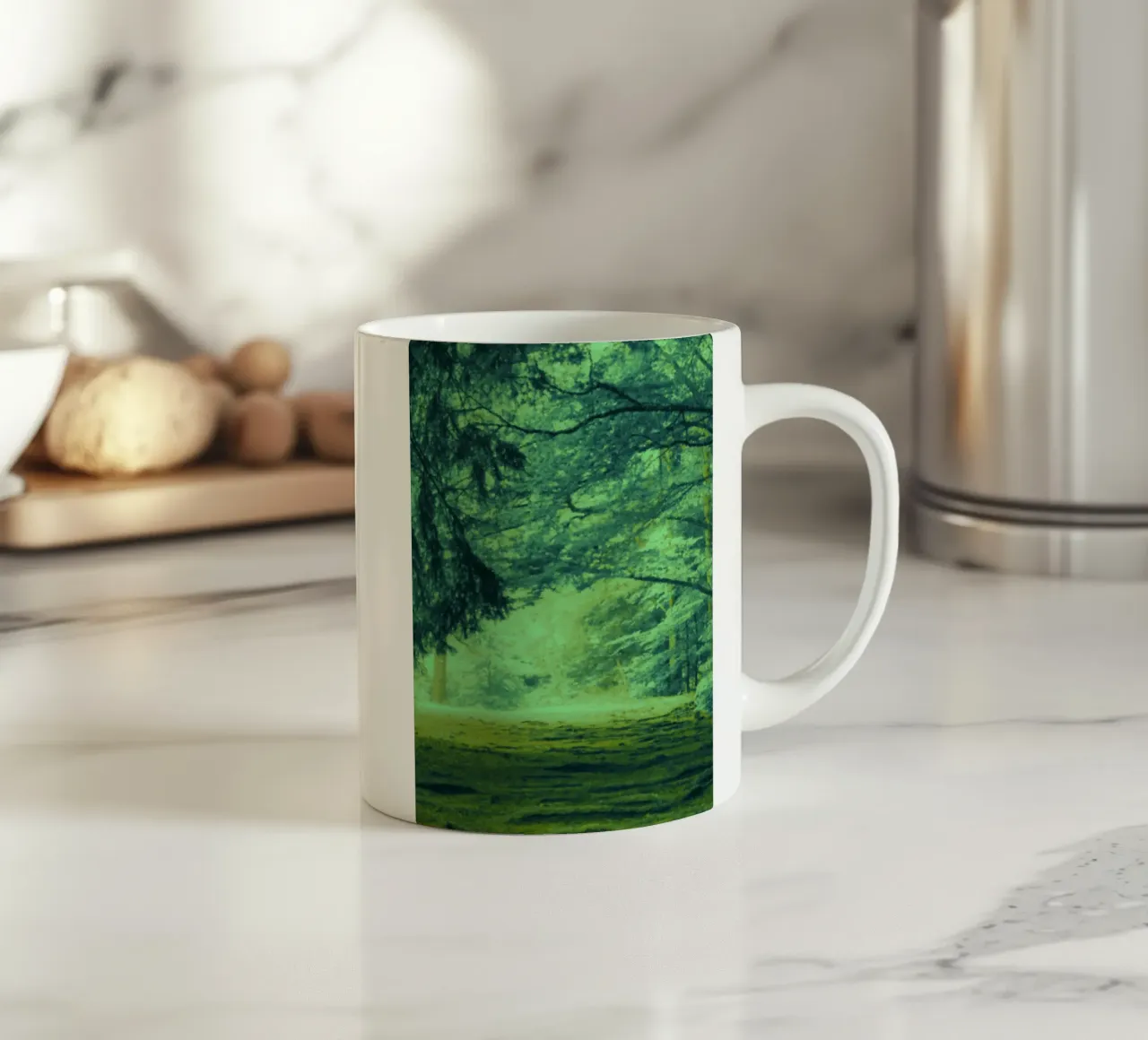 Un sentiero nella foresta in estate tazza in ceramica da Something for you