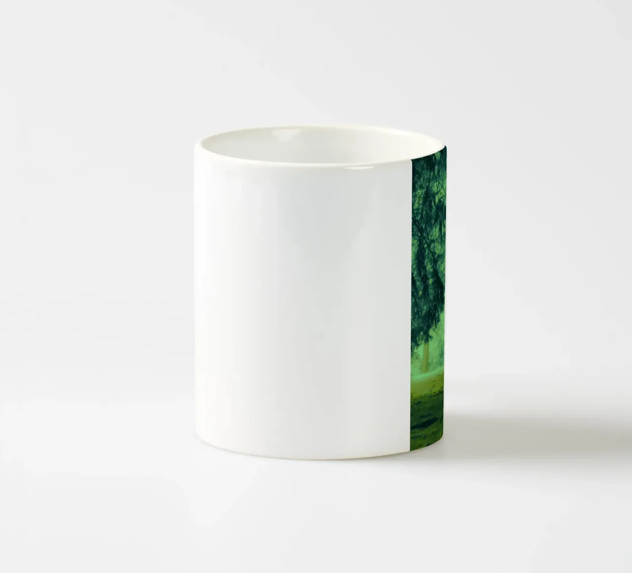 Un sentiero nella foresta in estate tazza in ceramica da Something for you