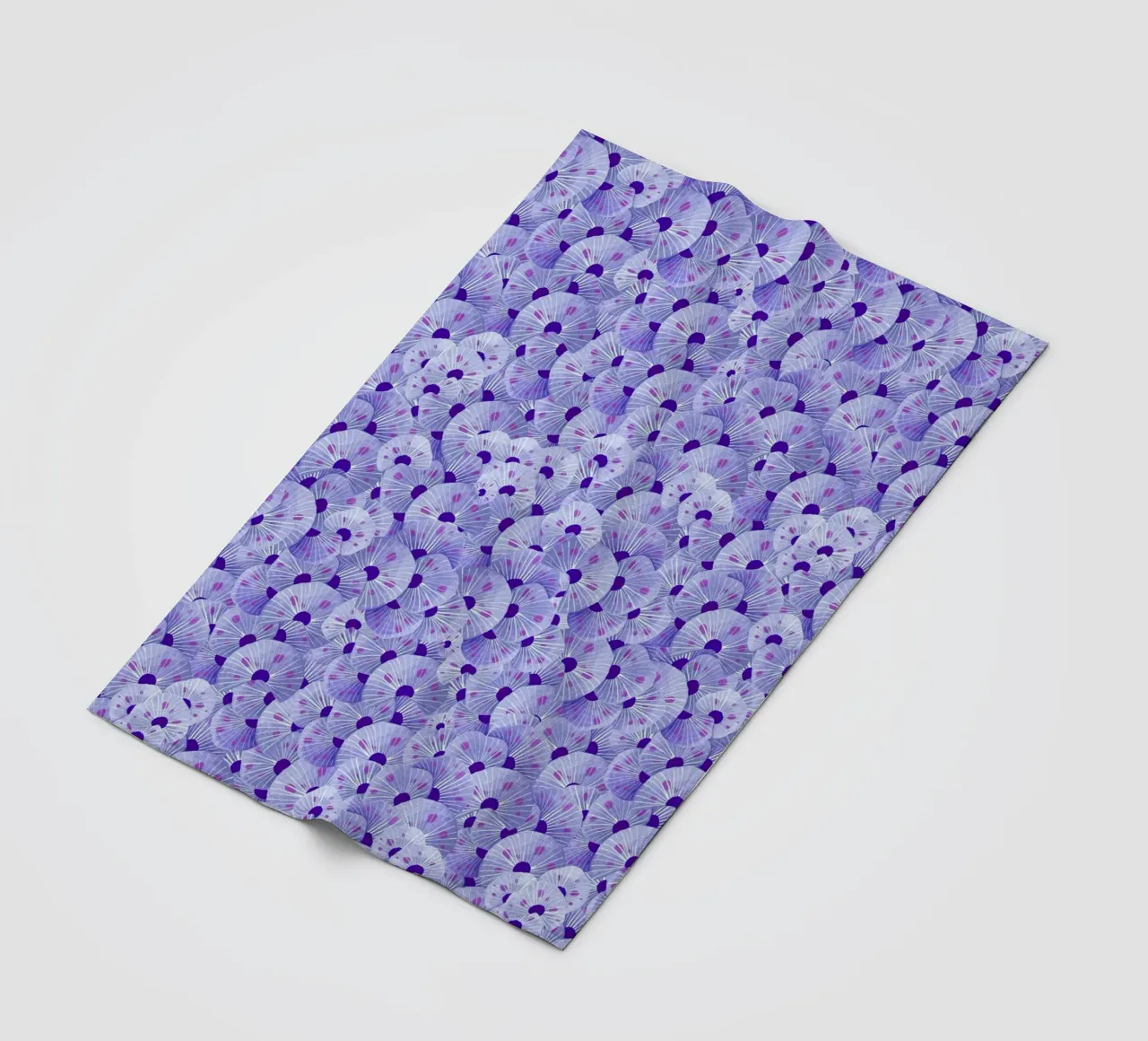 Fantom Fifi Art - Korallenmuster Lila coperta in pile da The Artcircle