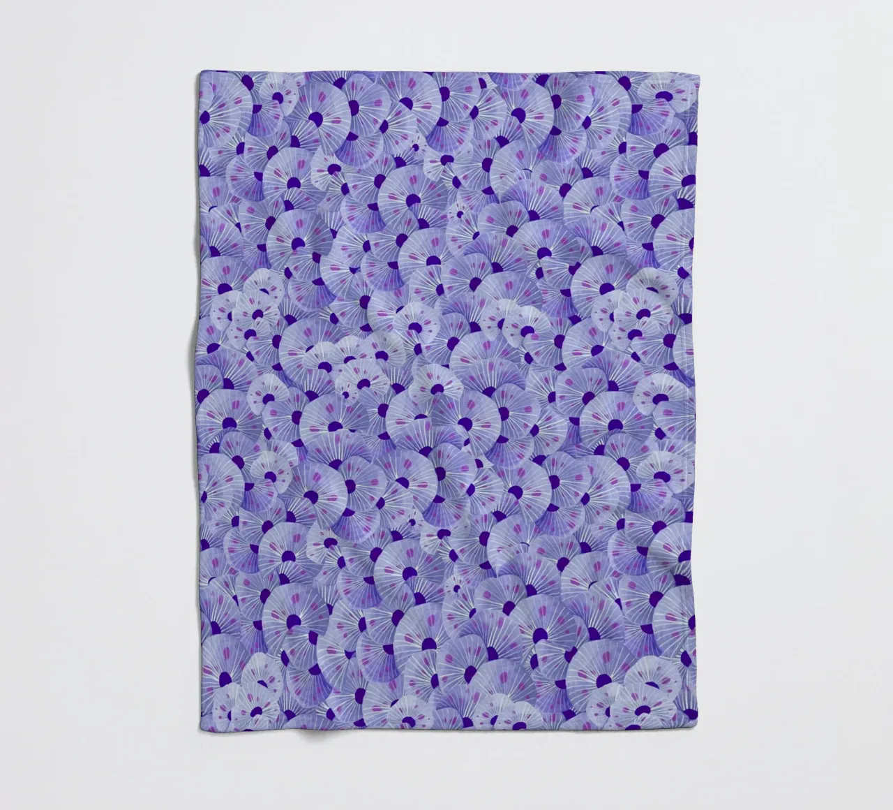 Fantom Fifi Art - Korallenmuster Lila coperta in pile da The Artcircle