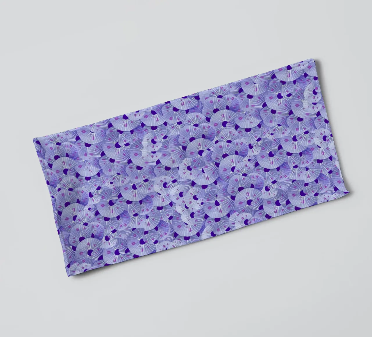 Fantom Fifi Art - Korallenmuster Lila asciugamano da bagno da The Artcircle