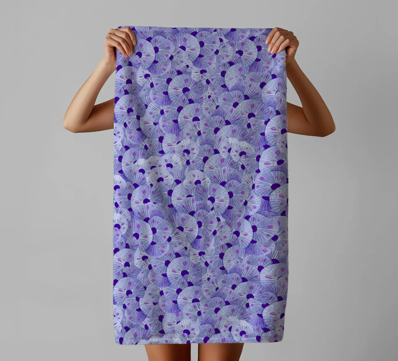 Fantom Fifi Art - Korallenmuster Lila asciugamano da bagno da The Artcircle