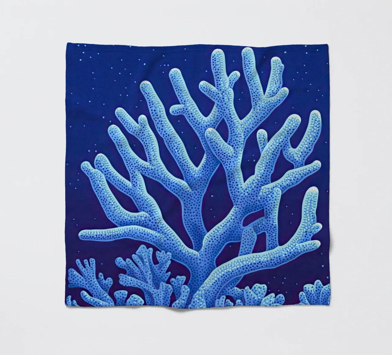 Die Mitternachtskorallen Fleecedecke von The Sea