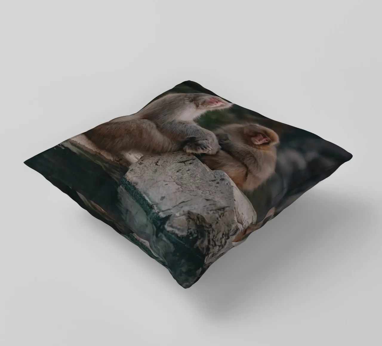 Scimmie delle nevi a Nagano, Giappone cuscino da Marcel Bisig