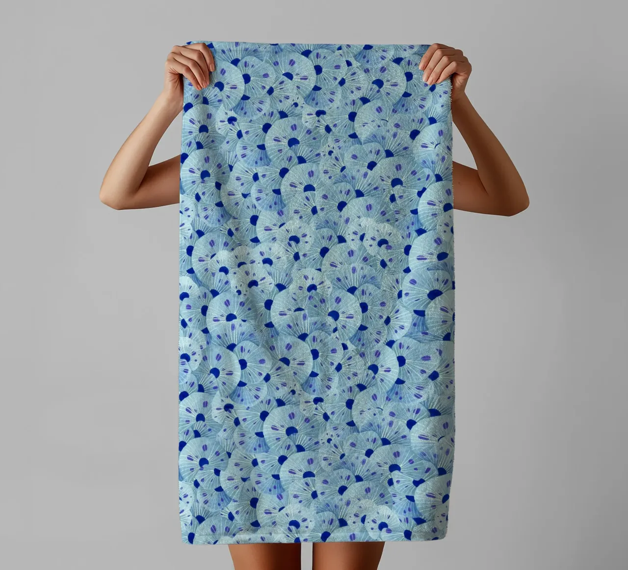 Fantom Fifi Art - Korallenmuster blau asciugamano da bagno da The Artcircle