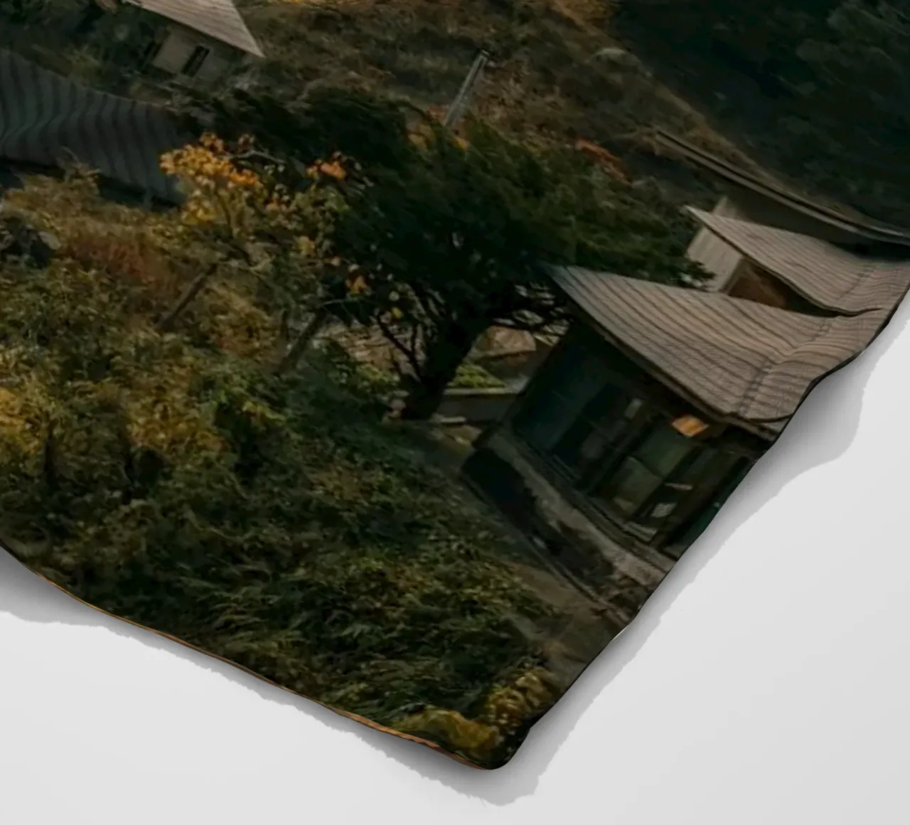Valle delle sorgenti calde in autunno - Nagano, Giappone coperta in pile da Marcel Bisig