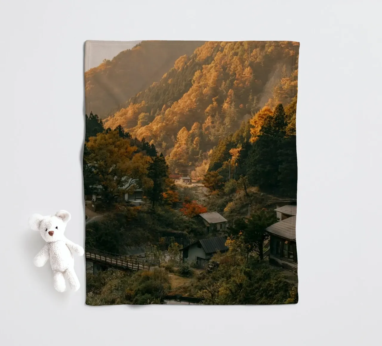 Valle delle sorgenti calde in autunno - Nagano, Giappone coperta in pile da Marcel Bisig