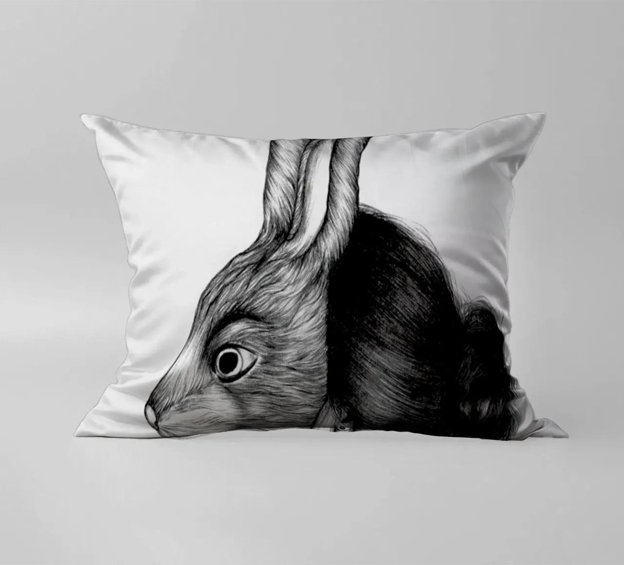 Peculiar Rabbit cuscino da The White Deer