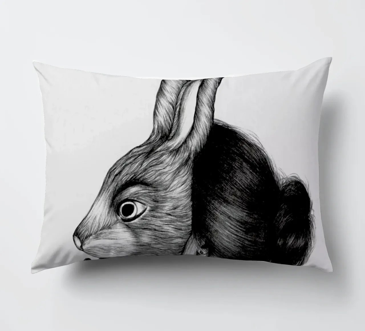Peculiar Rabbit cojín de The White Deer