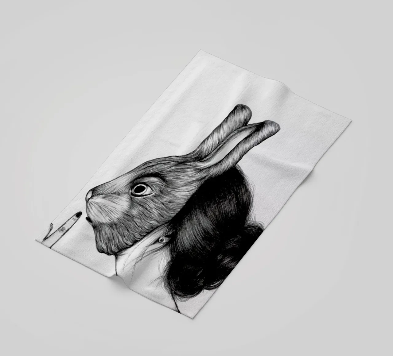 Peculiar Rabbit toalla de playa de The White Deer