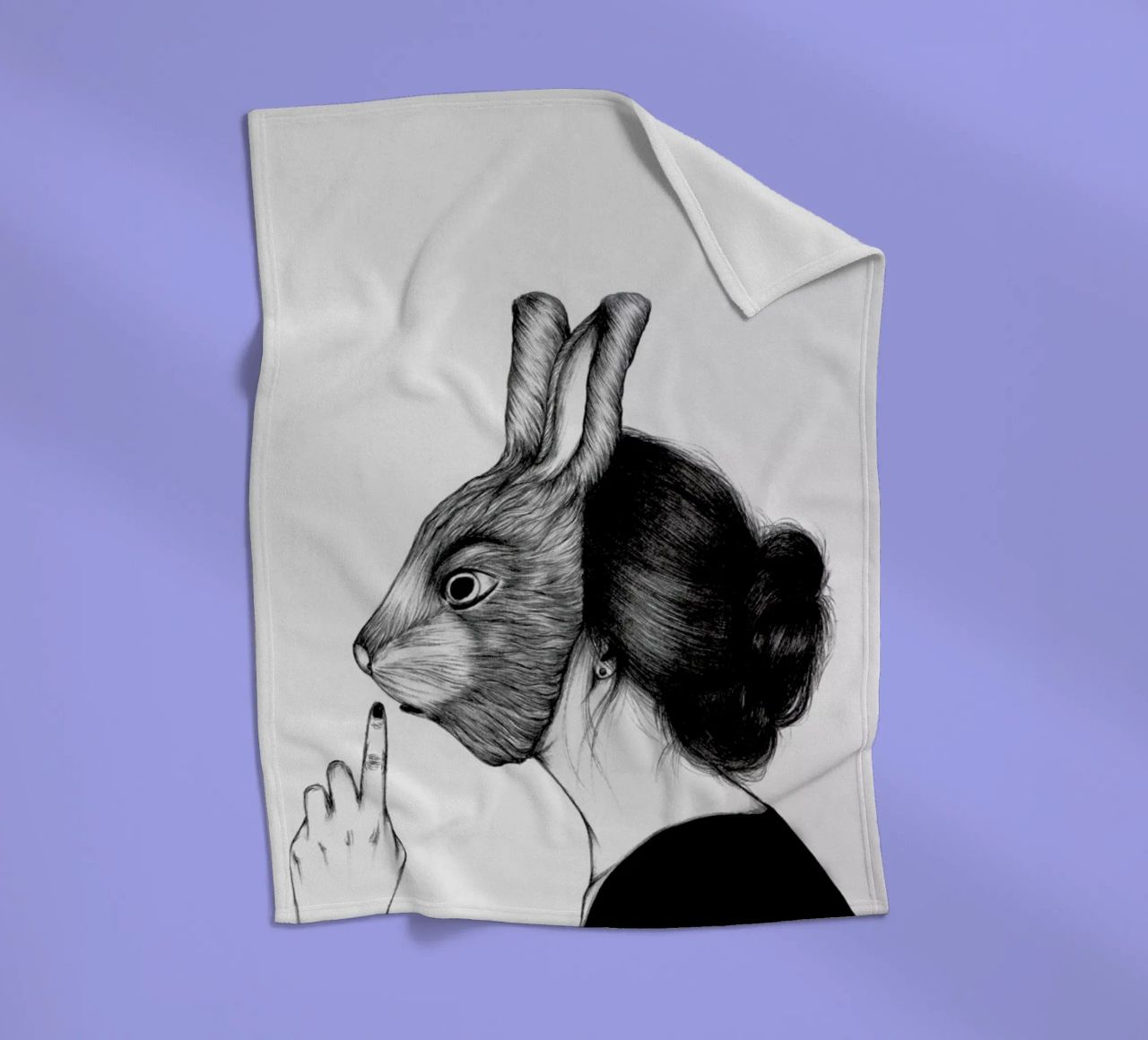 Peculiar Rabbit coperta in pile da The White Deer