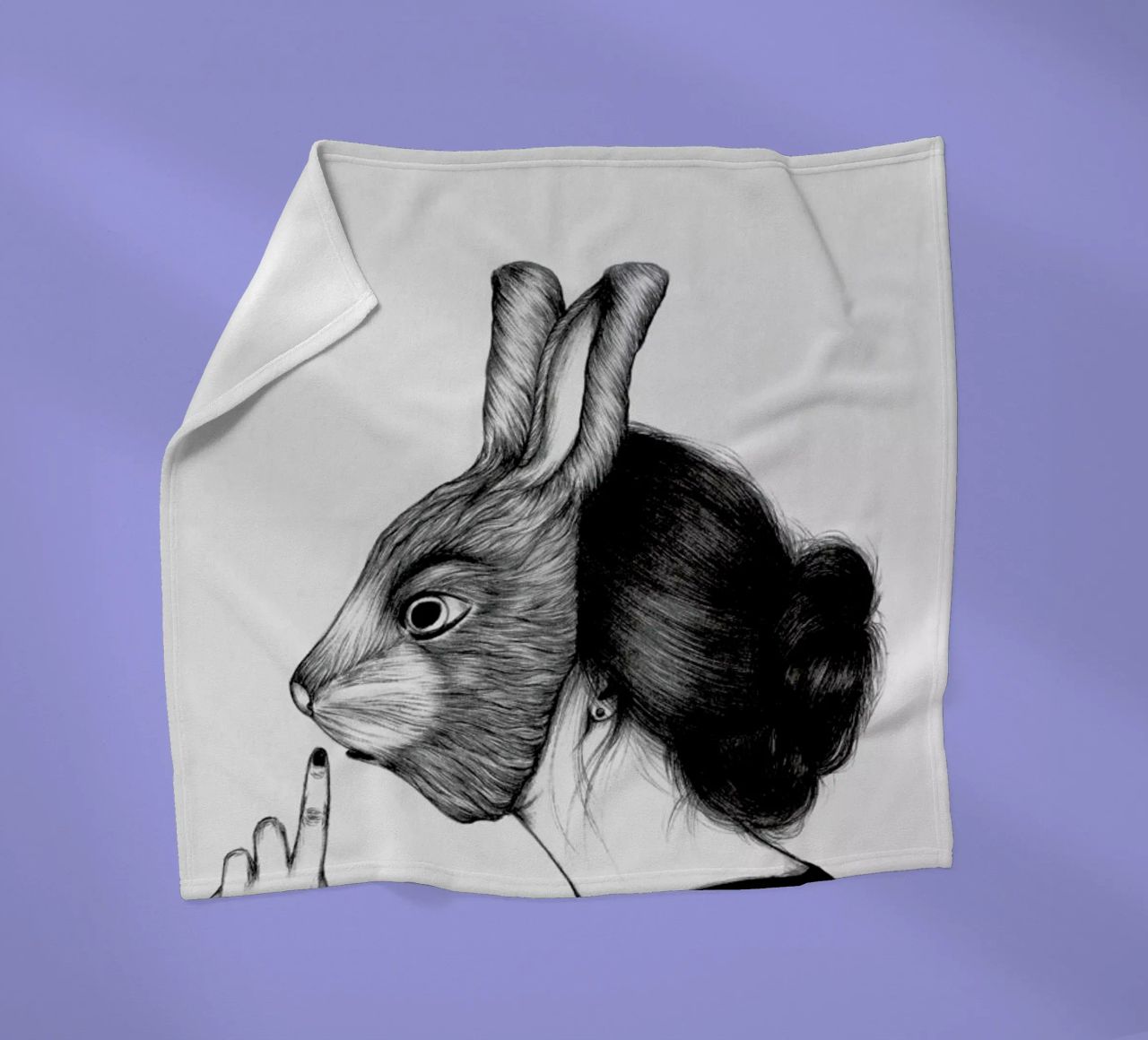 Peculiar Rabbit coperta in pile da The White Deer